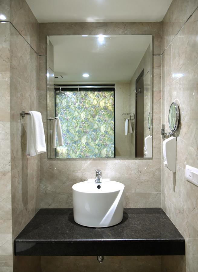 The Exotica Grand Hotel Delhi  Exterior photo