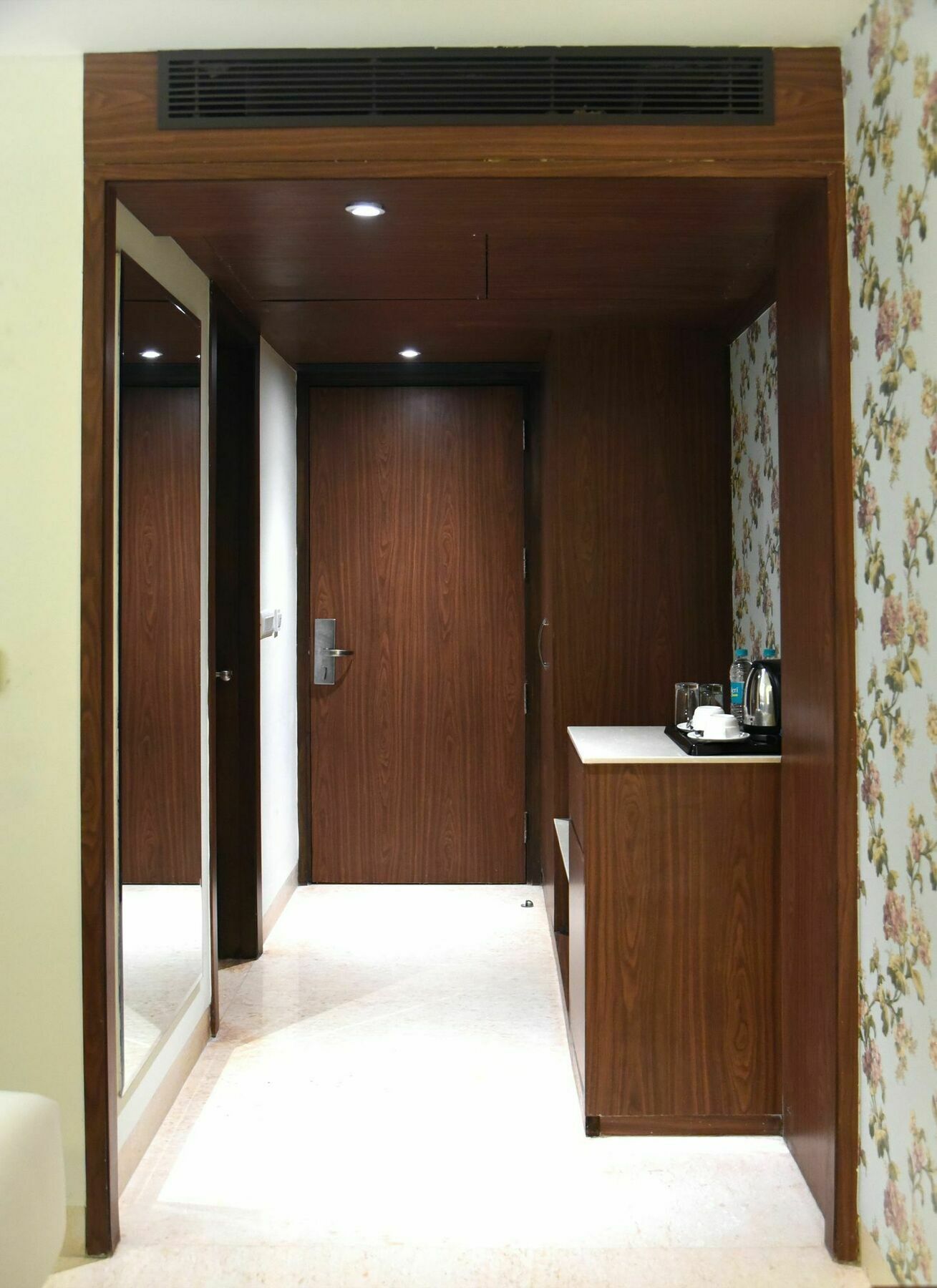 The Exotica Grand Hotel Delhi  Exterior photo